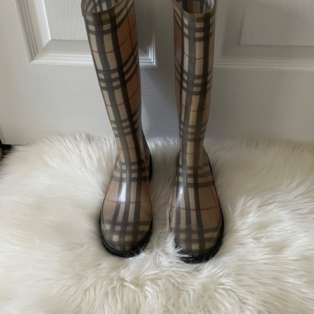 BURBERRY Haymarket Check Plaid Rain Boots Size 6.5 - Picture 2 of 8